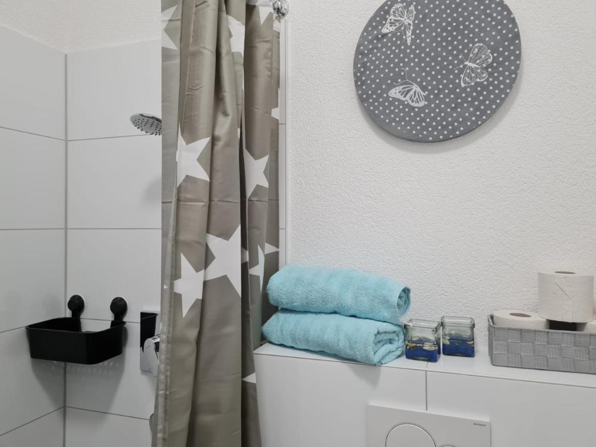 Mundelsheim Pension Am Rathaus, 24H Check-In מראה חיצוני תמונה